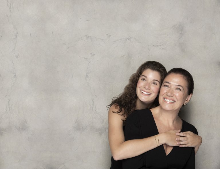 Sessão única de peça com Lilia Cabral e filha no RioMar Encontros Especial de Dia das Mães